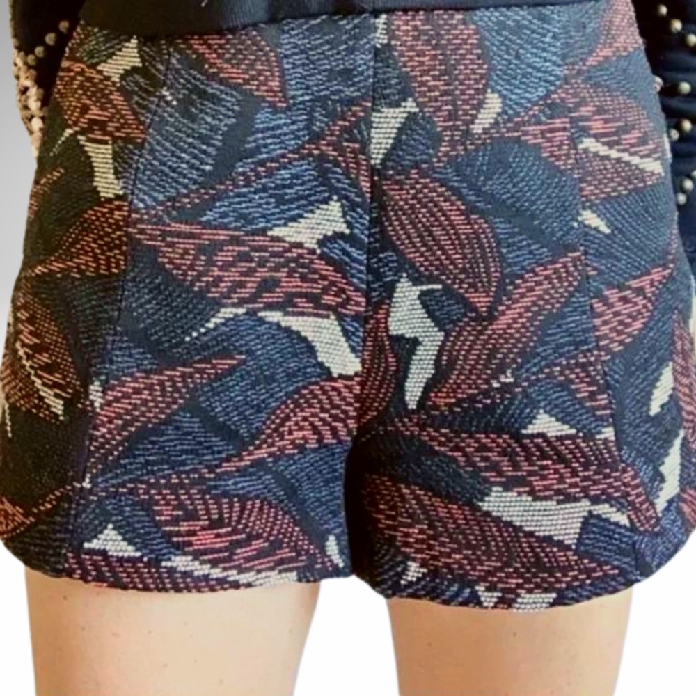Zara Trafaluc Leaf Pattern Woven Tapestry Short Shorts Size Small
